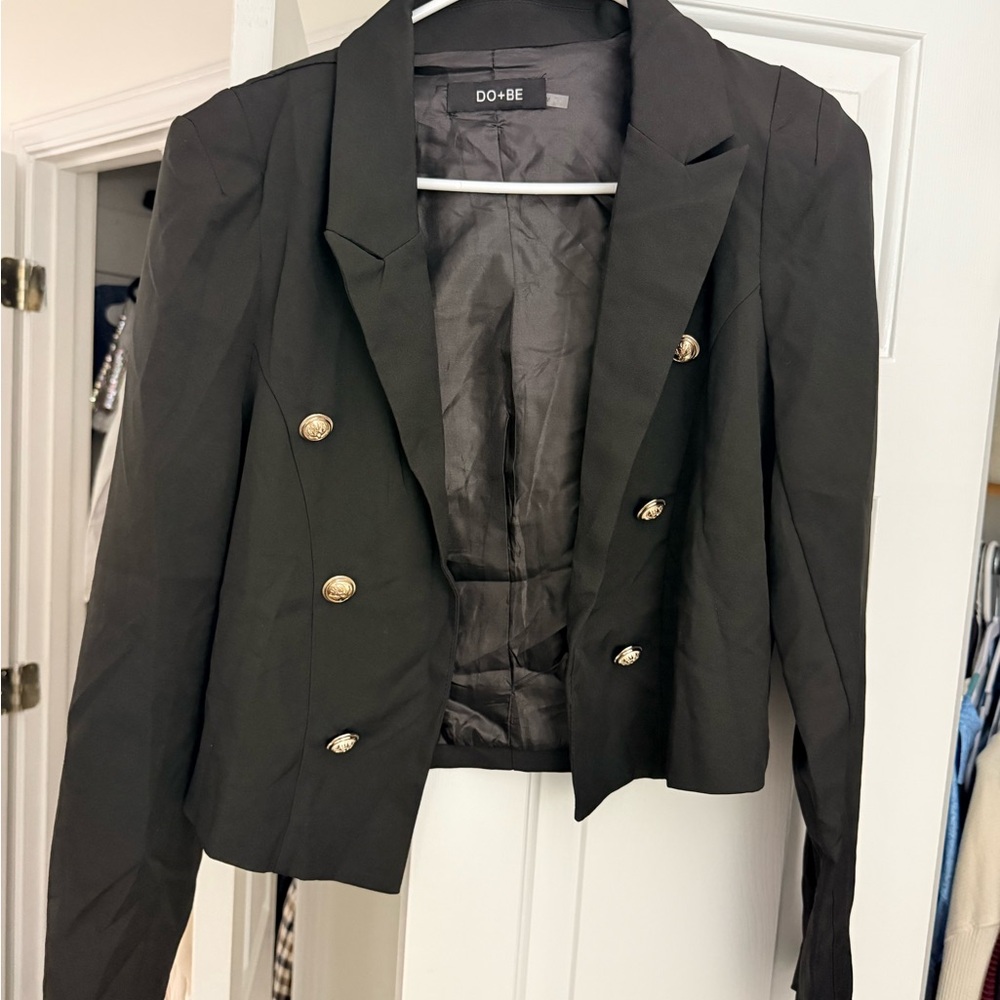 DO+BE Women's Elegant Black Blazer with Gold Buttons